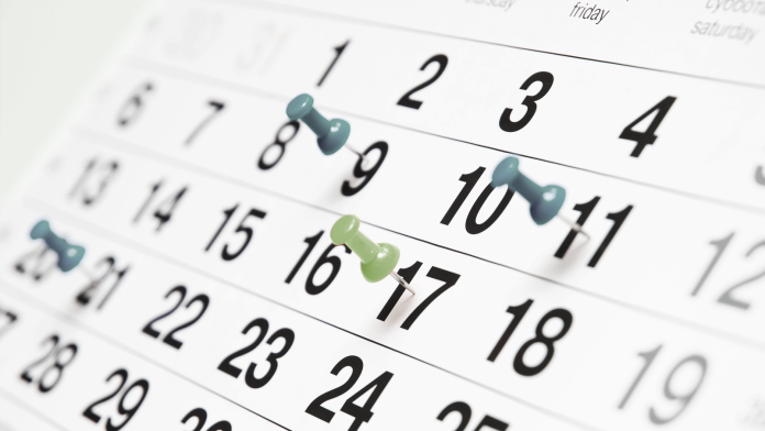 Kalender mit Pinnnadeln
